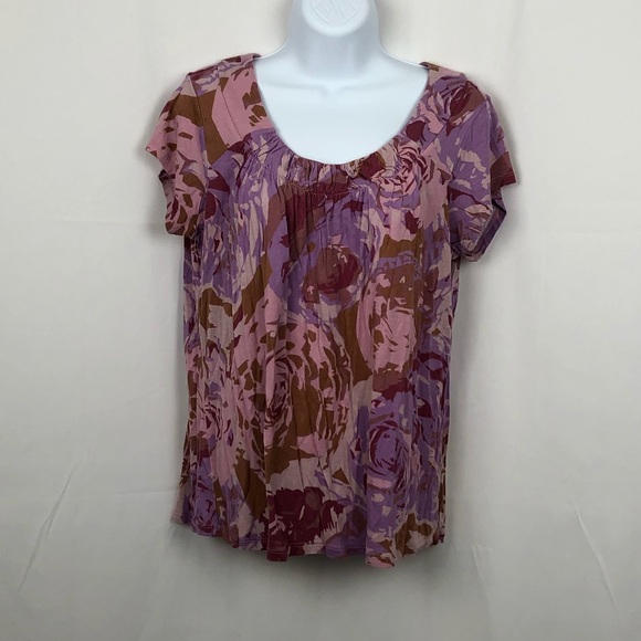 Daisy Fuentes Tops - Daisy Fuentes floral rayon knit top LP
